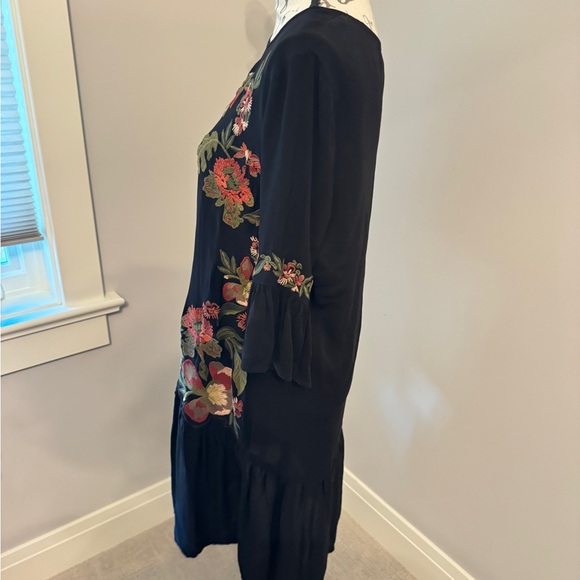 Velvet by Graham and Spencer embroidered dress. - Picture 3 of 3